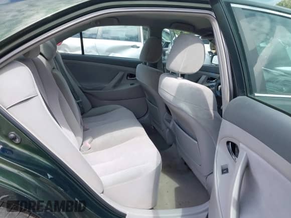 2010 Toyota Camry z VIN 4T1BF3EK9AU538432, wystawiony jako IAAI lot #43313393 z przebiegiem 208 220 mil mil oraz . Historia ofert i sprzedaży dostępna na DreamBid. Obrazek 8.