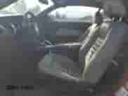 2012 Ford Mustang V6 z VIN 1ZVBP8EM9C5216920, wystawiony jako Copart lot #87427035 z przebiegiem 97 539 mil mil oraz Szkoda całkowita • Salvage title. Historia ofert i sprzedaży dostępna na DreamBid. Obrazek 7.