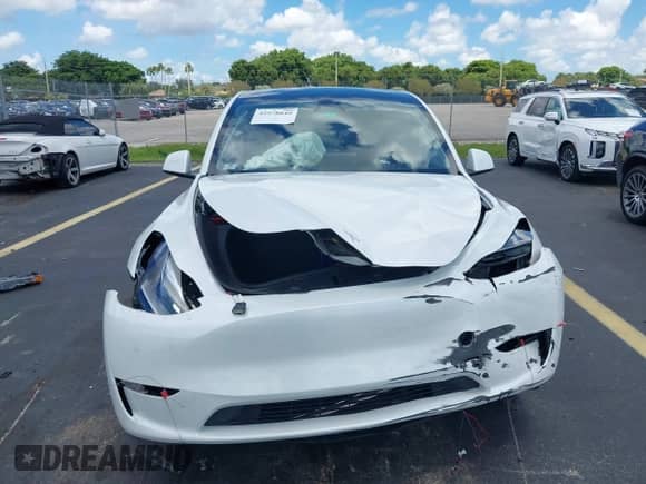 2024 Tesla Model Y с VIN 7SAYGDED3RF019239, выставлен на аукционе IAAI как лот 42978849 с пробегом 14 551 миль миль и . История ставок и продаж доступна на DreamBid. Изображение 6.