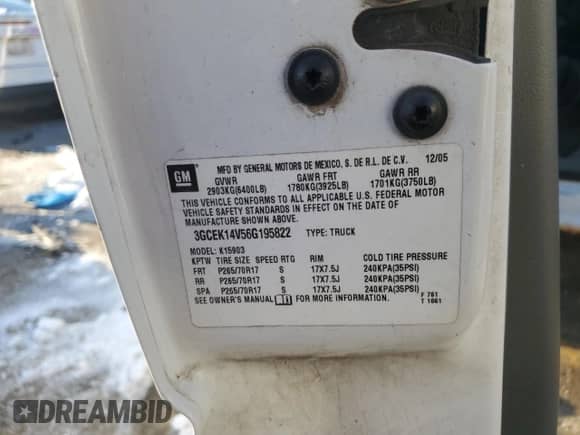 2006 Chevrolet Silverado 1500 Work Truck с VIN 3GCEK14V56G195822, выставлен на аукционе Copart как лот 41662095 с пробегом 236 950 миль миль и Списание • Salvage title. История ставок и продаж доступна на DreamBid. Изображение 12.