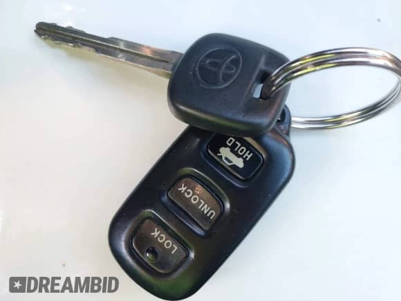 2005 Toyota Camry STD z VIN 4T1BE32K35U070789, wystawiony jako IAAI lot #43363014 z przebiegiem 171 714 mil mil oraz . Historia ofert i sprzedaży dostępna na DreamBid. Obrazek 11.