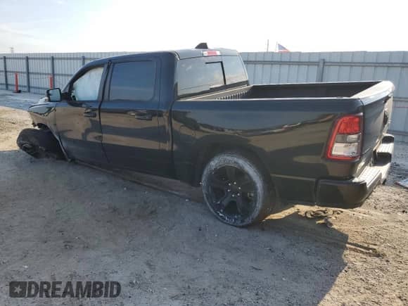 2023 Ram 1500 Big Horn z VIN 1C6SRFFT7PN655926, wystawiony jako Copart lot #70448995 z przebiegiem 30 364 mil mil oraz Szkoda całkowita • Salvage title. Historia ofert i sprzedaży dostępna na DreamBid. Obrazek 2.