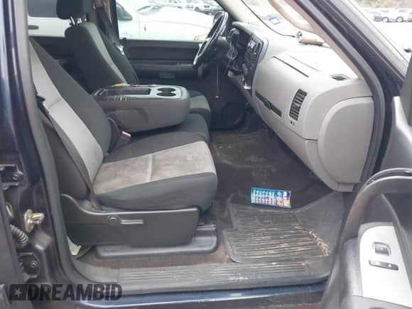 2009 GMC Sierra 1500 SL с VIN 3GTEC13C09G252848, выставлен на аукционе IAAI как лот 41576576 с пробегом 248 336 миль миль и . История ставок и продаж доступна на DreamBid. Изображение 5.