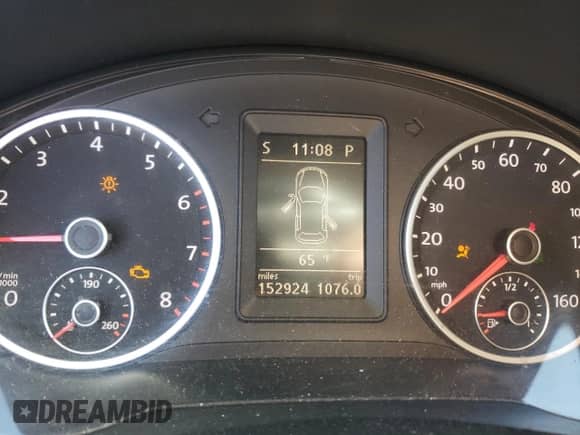 2010 Volkswagen Tiguan SE с VIN WVGBV7AX4AW510392, выставлен на аукционе Copart как лот 86785535 с пробегом 152 924 миль миль и Списание • Salvage title. История ставок и продаж доступна на DreamBid. Изображение 9.