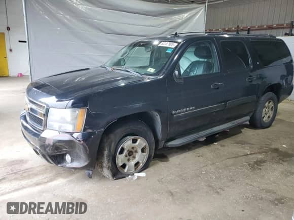 2011 Chevrolet Suburban LT с VIN 1GNSKJE32BR215607, выставлен на аукционе Copart как лот 60347905 с пробегом 284 762 миль миль и На запчасти • Non repairable. История ставок и продаж доступна на DreamBid. Изображение 1.