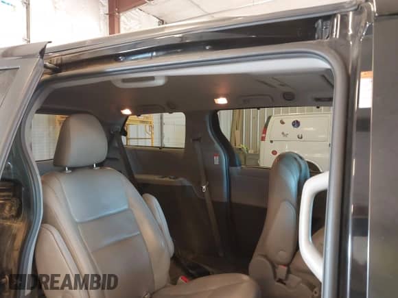 2015 Toyota Sienna Limited with VIN 5TDDK3DC7FS118067, listed as a IAAI auction lot 43223594 with 134,147 mi miles and . Bid and sale history available at DreamBid. Image 8.