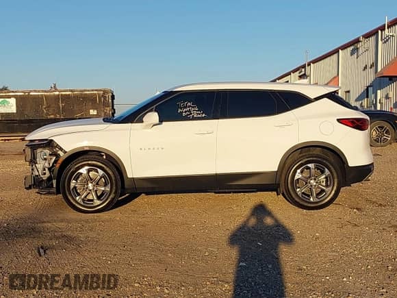 2023 Chevrolet Blazer LT с VIN 3GNKBHR44PS168080, выставлен на аукционе IAAI как лот 43450175 с пробегом 28 257 миль миль и . История ставок и продаж доступна на DreamBid. Изображение 15.