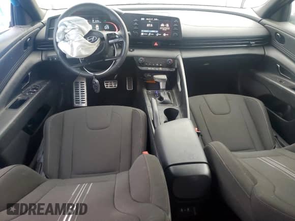 2025 Hyundai Elantra SEL Sport с VIN KMHLM4DG3SU019097, выставлен на аукционе Copart как лот 84553665 с пробегом 15 326 миль миль и Чистый • Clean title. История ставок и продаж доступна на DreamBid. Изображение 8.