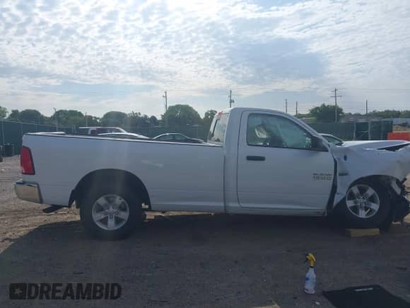 2017 Ram 1500 Tradesman с VIN 3C6JR6DT1HG631873, выставлен на аукционе IAAI как лот 42335575 с пробегом 148 488 миль миль и . История ставок и продаж доступна на DreamBid. Изображение 13.