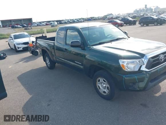 2012 Toyota Tacoma z VIN 5TFTX4CN6CX020529, wystawiony jako IAAI lot #43243134 z przebiegiem 132 998 mil mil oraz . Historia ofert i sprzedaży dostępna na DreamBid. Obrazek 1.