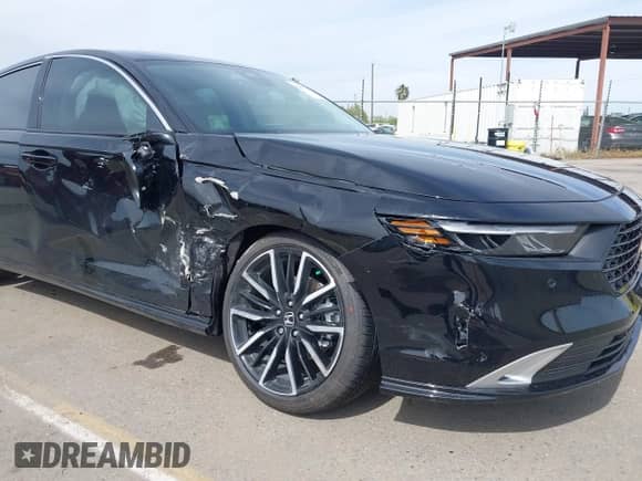 2025 Honda Accord Touring with VIN 1HGCY2F89SA027436, listed as a IAAI auction lot 41835197 with 390 mi miles and . Bid and sale history available at DreamBid. Image 6.
