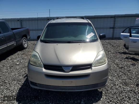 2005 Toyota Sienna LE with VIN 5TDBA23C25S045744, listed as a Copart auction lot 66894715 with 285,519 mi miles and Clean title. Bid and sale history available at DreamBid. Image 5.