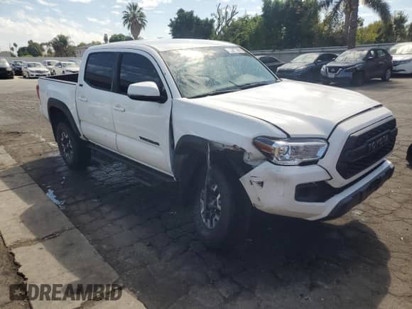 2022 Toyota Tacoma SR5 with VIN 3TMCZ5AN2NM505360, listed as a Copart auction lot 81633205 with 44,366 mi miles and Clean title. Bid and sale history available at DreamBid. Image 4.
