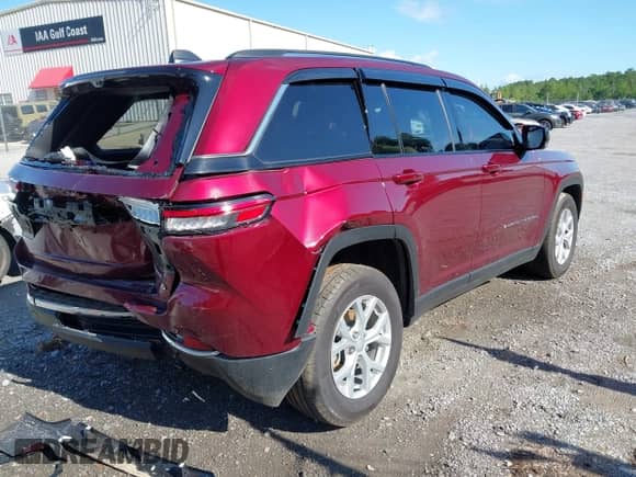 2023 Jeep Grand Cherokee Limited with VIN 1C4RJGBG3P8875558, listed as a IAAI auction lot 42178416 with 12,826 mi miles and . Bid and sale history available at DreamBid. Image 4.