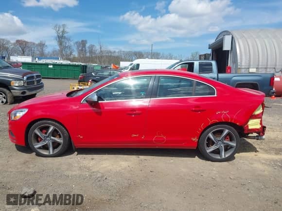 2012 Volvo S60 T6 с VIN YV1902FH9C2127803, выставлен на аукционе IAAI как лот 42084082 с пробегом 224 781 миль миль и . История ставок и продаж доступна на DreamBid. Изображение 15.