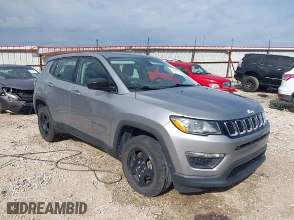 2020 Jeep Compass Sport z VIN 3C4NJDAB4LT256661, wystawiony jako IAAI lot #43300392 z przebiegiem 80 177 mil mil oraz . Historia ofert i sprzedaży dostępna na DreamBid. Obrazek 1.