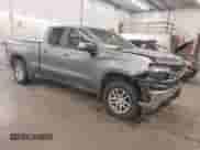 2020 Chevrolet Silverado 1500 LT z VIN 1GCRYDED6LZ294099, wystawiony jako IAAI lot #43069145 z przebiegiem 69 675 mil mil oraz . Historia ofert i sprzedaży dostępna na DreamBid. Obrazek 1.