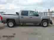 2012 Chevrolet Silverado 1500 LS z VIN 3GCPCREA1CG237415, wystawiony jako IAAI lot #43135420 z przebiegiem 215 687 mil mil oraz . Historia ofert i sprzedaży dostępna na DreamBid. Obrazek 13.