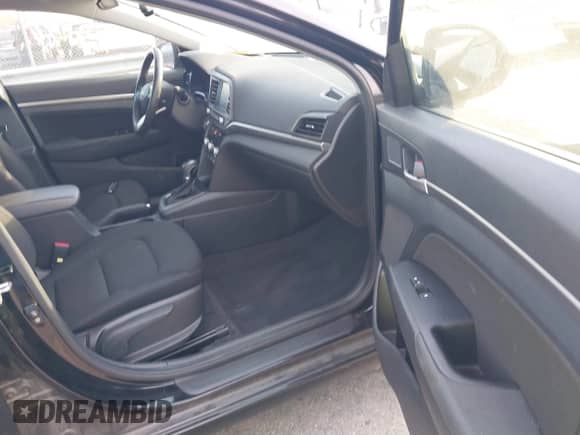 2020 Hyundai Elantra SEL z VIN KMHD84LFXLU926528, wystawiony jako IAAI lot #43230310 z przebiegiem 88 250 mil mil oraz . Historia ofert i sprzedaży dostępna na DreamBid. Obrazek 5.