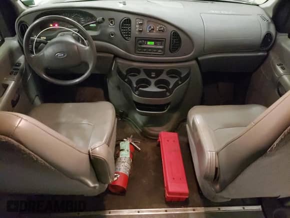 2008 Ford Econoline Cargo Commercial с VIN 1FTNS24W98DB59808, выставлен на аукционе Copart как лот 84301644 с пробегом 99 537 миль миль и Чистый • Clean title. История ставок и продаж доступна на DreamBid. Изображение 8.