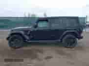 2021 Jeep Wrangler Unlimited Sahara Altitude z VIN 1C4HJXEG2MW622665, wystawiony jako IAAI lot #42257397 z przebiegiem 36 406 mil mil oraz . Historia ofert i sprzedaży dostępna na DreamBid. Obrazek 14.