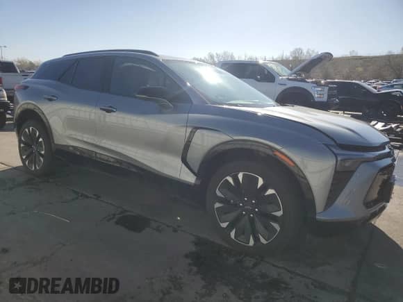 2024 Chevrolet Blazer EV eAWD RS z VIN 3GNKDCRJ0RS118766, wystawiony jako Copart lot #53173545 z przebiegiem 7 375 mil mil oraz Szkoda całkowita • Salvage title. Historia ofert i sprzedaży dostępna na DreamBid. Obrazek 4.