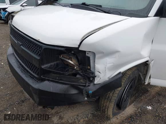 2008 Chevrolet Express Cargo z VIN 1GCFG15XX81186380, wystawiony jako IAAI lot #42687995 z przebiegiem 78 405 mil mil oraz . Historia ofert i sprzedaży dostępna na DreamBid. Obrazek 6.