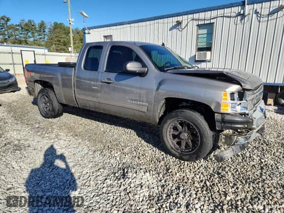 2013 Chevrolet Silverado 1500 LT z VIN 1GCRKSE74DZ262236, wystawiony jako Copart lot #86266165 z przebiegiem 176 514 mil mil oraz Szkoda całkowita • Salvage title. Historia ofert i sprzedaży dostępna na DreamBid. Obrazek 4.