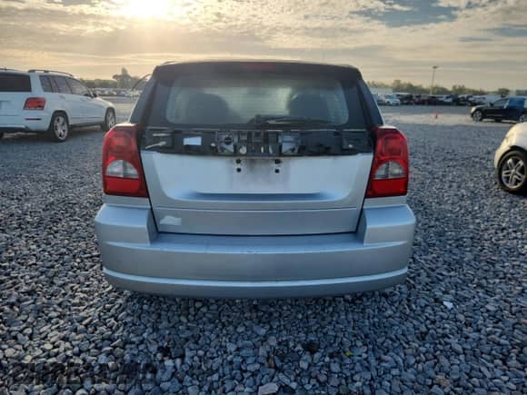 2008 Dodge Caliber SE with VIN 1B3HB28B48D560494, listed as a Copart auction lot 71543025 with 161,433 mi miles and Clean title. Bid and sale history available at DreamBid. Image 6.