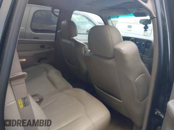 2002 Chevrolet Tahoe LS with VIN 1GNEC13Z32J231413, listed as a IAAI auction lot 42144130 with 286,759 mi miles and . Bid and sale history available at DreamBid. Image 8.