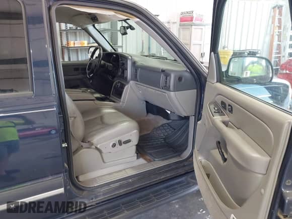 2005 Chevrolet Suburban LT с VIN 1GNFK16Z35J123686, выставлен на аукционе IAAI как лот 42659321 с пробегом 175 466 миль миль и . История ставок и продаж доступна на DreamBid. Изображение 5.