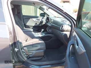 2022 Chevrolet Blazer LT с VIN 3GNKBCR4XNS215435, выставлен на аукционе IAAI как лот 43177351 с пробегом 28 178 миль миль и . История ставок и продаж доступна на DreamBid. Изображение 5.