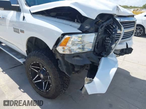 2017 Ram 1500 Big Horn z VIN 1C6RR7LT2HS511048, wystawiony jako IAAI lot #43375989 z przebiegiem 111 436 mil mil oraz . Historia ofert i sprzedaży dostępna na DreamBid. Obrazek 17.