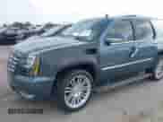 2009 Cadillac Escalade z VIN 1GYFK23249R136552, wystawiony jako IAAI lot #42055626 z przebiegiem 196 234 mil mil oraz . Historia ofert i sprzedaży dostępna na DreamBid. Obrazek 6.