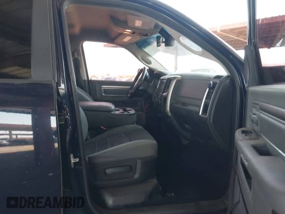 2014 Ram 1500 Big Horn z VIN 1C6RR7LT1ES158734, wystawiony jako IAAI lot #42632086 z przebiegiem 128 637 mil mil oraz . Historia ofert i sprzedaży dostępna na DreamBid. Obrazek 5.