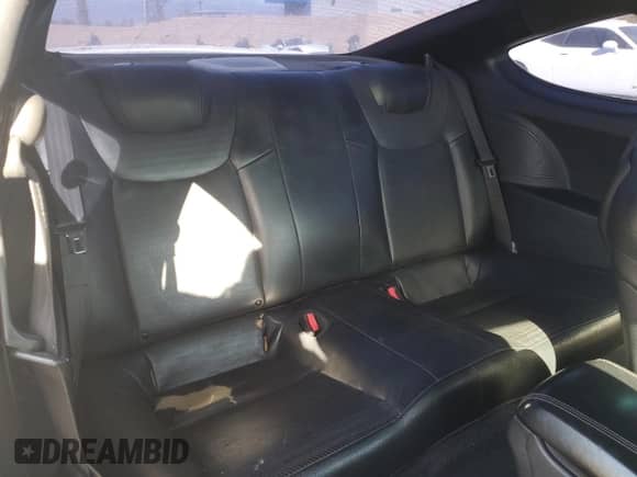 2013 Hyundai Genesis Coupe Track z VIN KMHHU6KJ1DU094187, wystawiony jako Copart lot #84583665 z przebiegiem 214 786 mil mil oraz Szkoda całkowita • Salvage title. Historia ofert i sprzedaży dostępna na DreamBid. Obrazek 10.