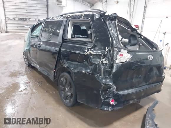 2011 Toyota Sienna SE with VIN 5TDXK3DC1BS172813, listed as a IAAI auction lot 41643352 with 172,385 mi miles and . Bid and sale history available at DreamBid. Image 3.