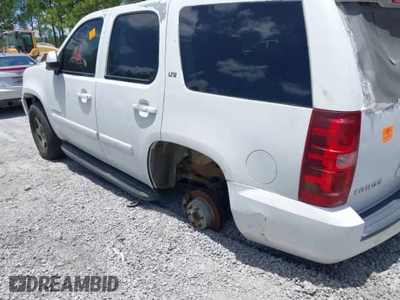 2007 Chevrolet Tahoe LTZ with VIN 1GNFC13J07J153453, listed as a IAAI auction lot 42691432 with Not provided miles and . Bid and sale history available at DreamBid. Image 15.