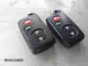 2014 Toyota Prius Four z VIN JTDKN3DUXE1749804, wystawiony jako IAAI lot #41704092 z przebiegiem 100 503 mil mil oraz . Historia ofert i sprzedaży dostępna na DreamBid. Obrazek 11.