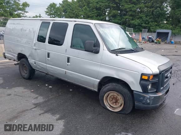 2009 Ford Econoline Cargo Commercial с VIN 1FTSS34L39DA68050, выставлен на аукционе IAAI как лот 42870433 с пробегом 213 582 миль миль и . История ставок и продаж доступна на DreamBid. Изображение 1.