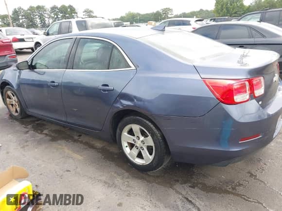 2015 Chevrolet Malibu LT z VIN 1G11C5SL4FF336734, wystawiony jako IAAI lot #43313686 z przebiegiem 234 138 mil mil oraz . Historia ofert i sprzedaży dostępna na DreamBid. Obrazek 3.