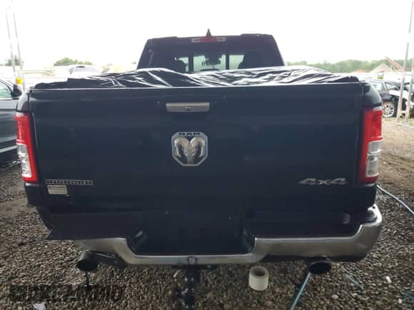 2019 Ram 1500 Big Horn z VIN 1C6SRFBT3KN701606, wystawiony jako Copart lot #69462385 z przebiegiem 141 696 mil mil oraz Czysty tytuł • Clean title. Historia ofert i sprzedaży dostępna na DreamBid. Obrazek 6.