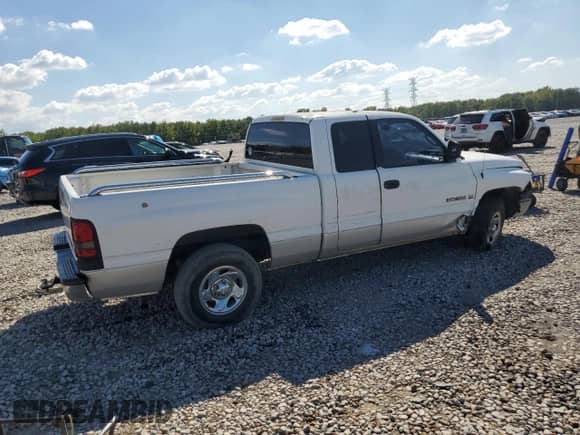 2001 Dodge 1500 with VIN 3B7HC13Y31G790215, listed as a Copart auction lot 84557515 with 248,937 mi miles and Salvage title. Bid and sale history available at DreamBid. Image 3.