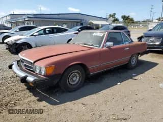 1982 Mercedes-Benz 380 SL with VIN WDBBA45A7CB010689, listed as a Copart auction lot 80401955 with 129,999 mi miles and Clean title. Bid and sale history available at DreamBid. Image 1.