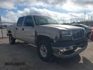 2005 Chevrolet Silverado 2500HD LT with VIN 1GCHK23U35F837207, listed as a IAAI auction lot 43276738 with 200,012 mi miles and . Bid and sale history available at DreamBid. Image 1.