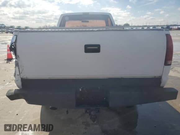 1989 Chevrolet Silverado 2500 z VIN 1GCGC24K2KE265182, wystawiony jako Copart lot #43181655 z przebiegiem 224 959 mil mil oraz Szkoda całkowita • Salvage title. Historia ofert i sprzedaży dostępna na DreamBid. Obrazek 6.