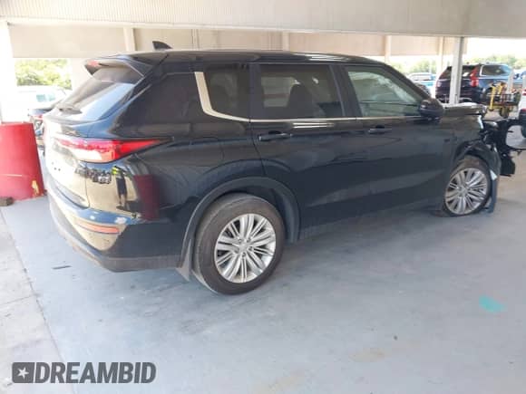 2024 Mitsubishi Outlander ES with VIN JA4J3UA84RZ028541, listed as a IAAI auction lot 42525288 with 36,240 mi miles and . Bid and sale history available at DreamBid. Image 4.