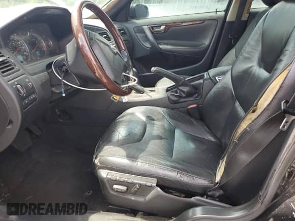 2007 Volvo S60 2.5L Turbo с VIN YV1RS592472631457, выставлен на аукционе Copart как лот 67252635 с пробегом 242 802 миль миль и Списание • Salvage title. История ставок и продаж доступна на DreamBid. Изображение 7.
