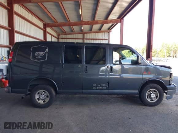 2017 Chevrolet Express Cargo с VIN 1GCWGAFF8H1110274, выставлен на аукционе IAAI как лот 43130287 с пробегом 133 295 миль миль и . История ставок и продаж доступна на DreamBid. Изображение 13.