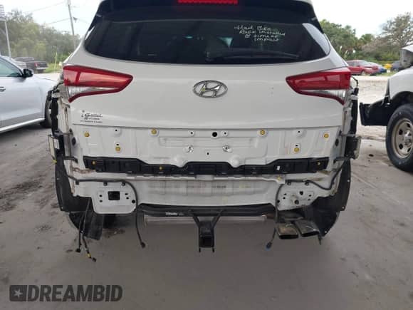 2017 Hyundai Tucson Eco z VIN KM8J33A22HU416841, wystawiony jako IAAI lot #43207841 z przebiegiem 109 448 mil mil oraz . Historia ofert i sprzedaży dostępna na DreamBid. Obrazek 6.